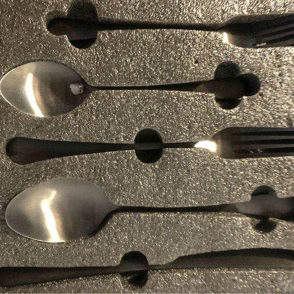 🐝🌟Hurry Limited time offer 🌟 🐝20pc Stainless Steel Cutlery Set!!🐝 - Picture 5 of 5